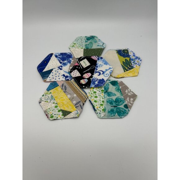 Handmade Patchwork Fabric Coasters Set Of 6 Hexagonal Shape Multicolor Cotton Qu - Picture 2 of 5